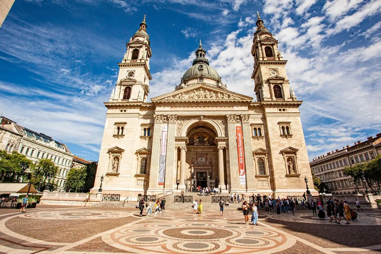 Basilica -Quiet, Privat, Balcony, The Best Area Budapest Hungary