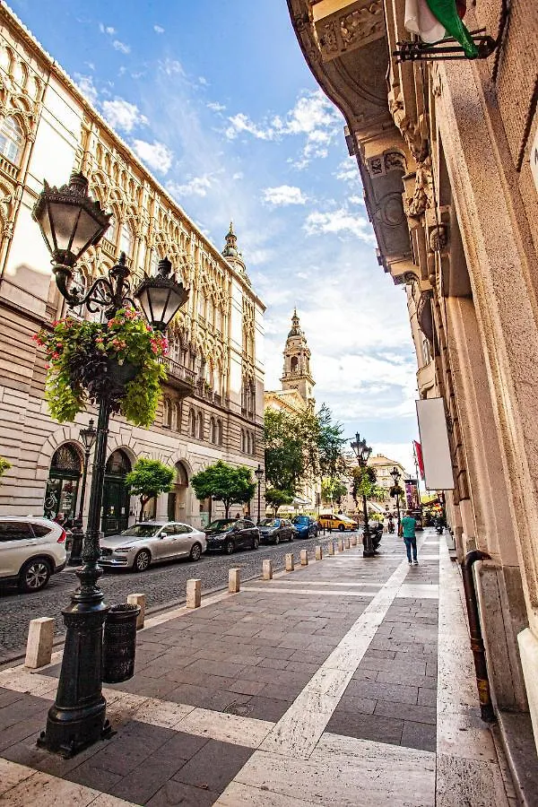 Apartment Basilica -Quiet, Privat, Balcony, The Best Area Budapest Hungary